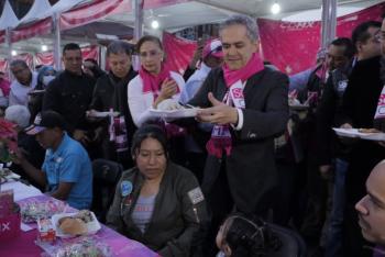 Disfrutan 50 mil personas cena de Navidad CDMX 2017