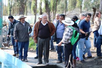 RECORRE JEFE DELEGACIONAL Y  PRODUCTORES DE SAN GREGORIO ATLAPULCO, LA ZONA CHINAMPERA.
