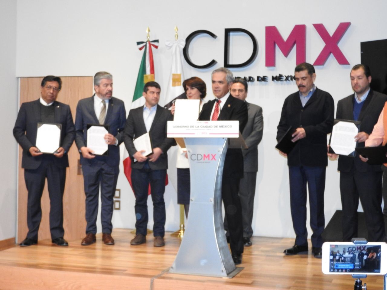 PARTIDOS DE LA CDMX FIRMAN PACTO DE CIVILIDAD; MORENA LO RECHAZA CON PES Y PT