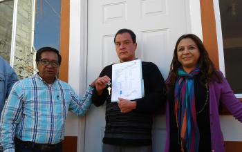 Entrega Tlalpan primera vivienda construida tras sismo del 19-S