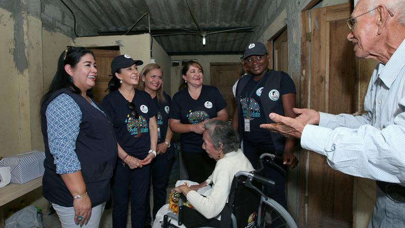 400 ayudas técnicas se entregaron en 3 cantones de la provincia del Guayas, República del Ecuador