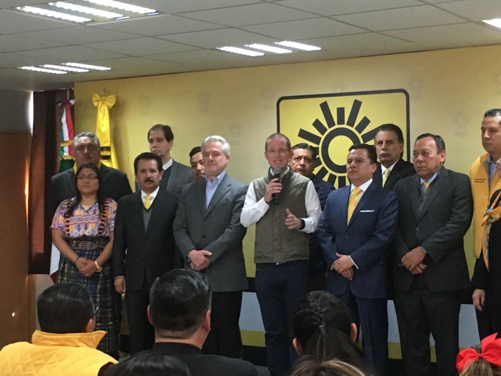 El PRD le brinda su apoyo al precandidato Ricardo Anaya