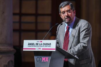 RECIBEN UNIVERSITARIOS EL PREMIO ÁNGEL DE LA CIUDAD