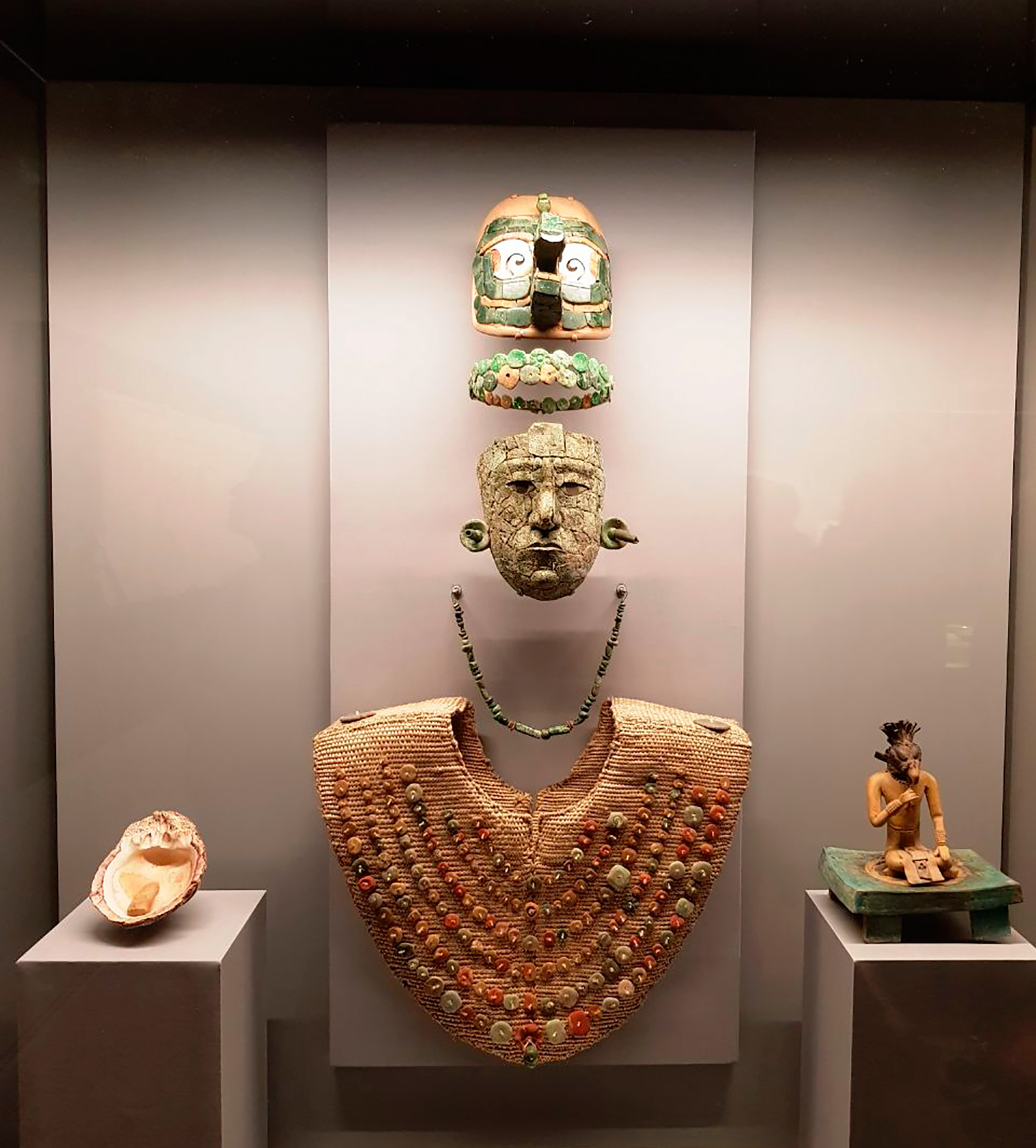 Por vez primera exhiben íntegro el ajuar funerario de la Reina Roja de Palenque