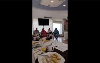 DIPUTADOS DESAYUNAN ANTE RARAMURIS SIN INVITARLOS