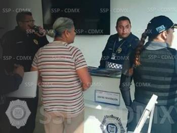 SSP-CDMX ATIENDE SOLICITUD CIUDADANA Y RESCATA UNA PERRITA ATORADA EN UN AGUJERO