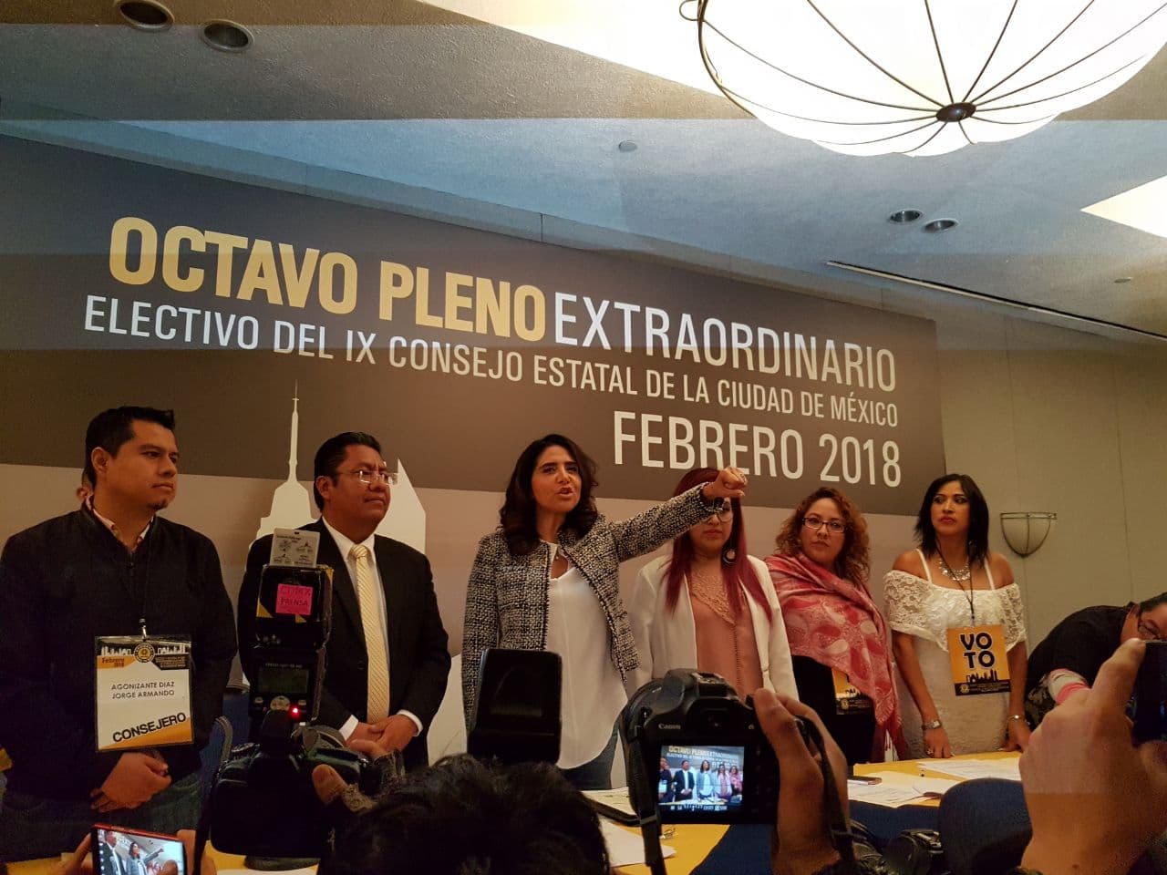 Pide Alejandra Barrales a diputados del PRD impulsar desde la ALDF la ciudadanización del proceso de reconstrucción