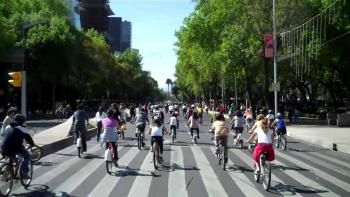 Rompe récord Paseo Dominical Muévete en bici: participa
