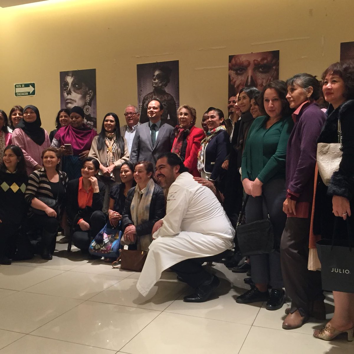 Esposas de embajadores visitan la Central de Abasto de la Ciudad de México