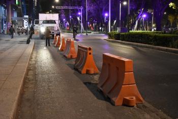 Avanza reencarpetado de tres vías primarias en CDMX