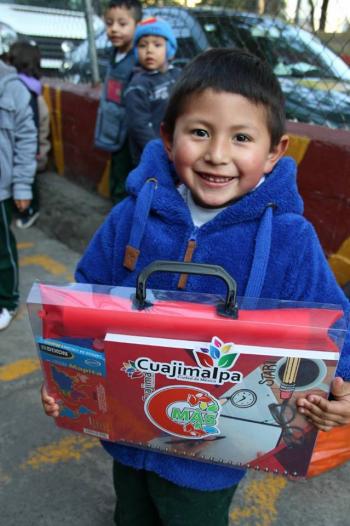 Entrega de 5 mil kits escolares a niños y niñas que cursan el preescolar