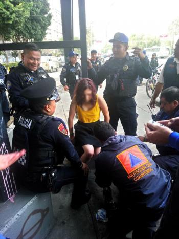 EVITA POLICÍA AUXILIAR DE CUAUHTÉMOC SUICIDIO EN PUENTE DE EJE CENTRAL Y FLORES MAGÓN