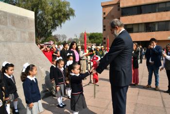 LA BANDERA: SÍMBOLO DE PASADO Y FUTURO: MOCTEZUMA BARRAGÁN