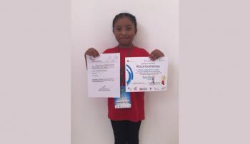 Niña de ocho años, gana Premio de Ciencia