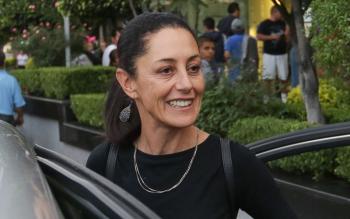 Acude Sheinbaum al IECM a registrar su candidatura