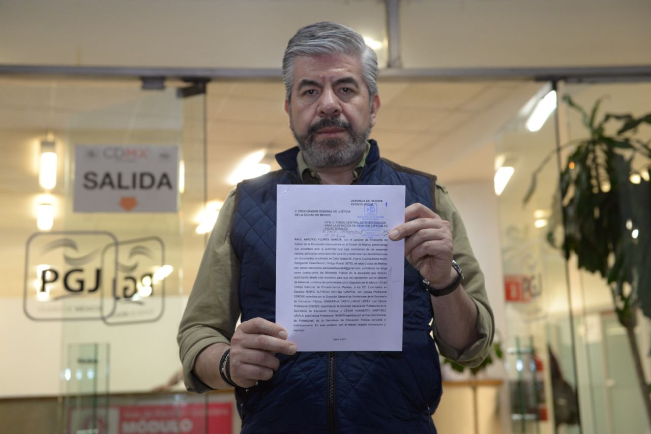 Denuncia Raúl Flores violencia política y de género en contra de Alejandra Barrales