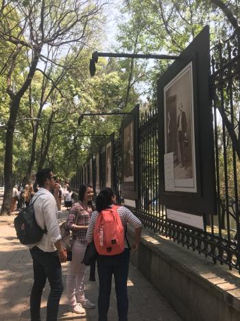 Inauguran la exposición Tarjetas de visita y retratos del siglo XIX en México