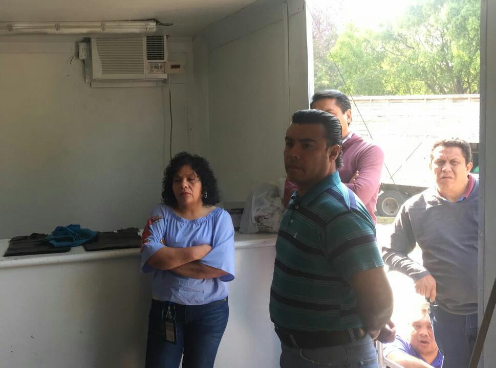 Funcionarios de la delegación Azcapotzalco intentan impedir el programa La Central de Abasto en tu Colonia