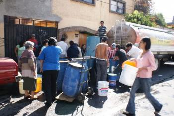 Refuerza GCDMX abasto de agua con 450 pipas