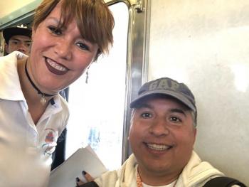 Osornio se sube al metro a compartir sus propuestas