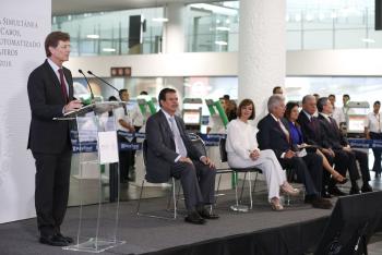 Sectur da bienvenida a kioscos de internación automatizada en aeropuertos de CDMX, Cancún y Los Cabos
