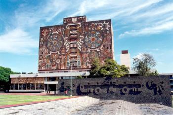 LA BIBLIOTECA CENTRAL DE LA UNAM SE ERIGE COMO EL EDIFICIO MÁS FOTOGRAFIADO DEL PAÍS