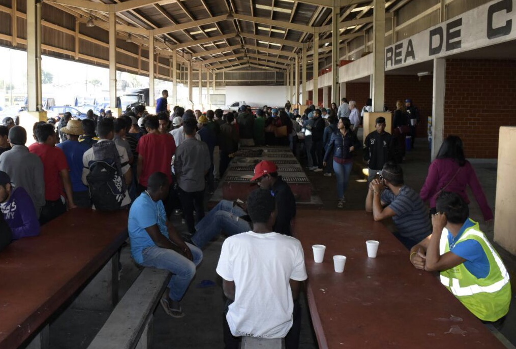 Visitan autoridades a migrantes centroamericanos