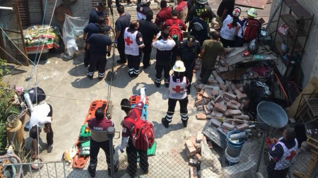 Explosión deja diez heridos en Iztacalco