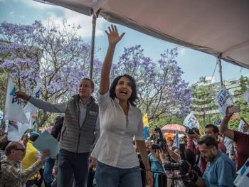 Barrales plantea reordenar el comercio informal en el CH