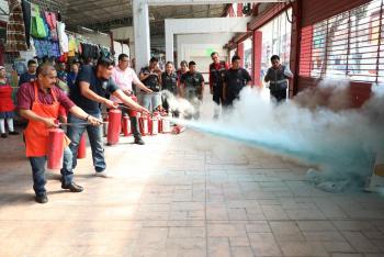 CAPACITAN EN EL USO DE EXTINTORES A LOCATARIOS DEL MERCADO BEETHOVEN