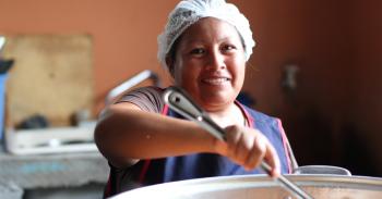 Conoce cómo funcionan los Comedores Comunitarios de Sedesol