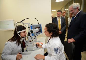 INAUGURA EL RECTOR GRAUE UNIDAD DE DIAGNÓSTICO VISUAL EN LA ENES LEÓN