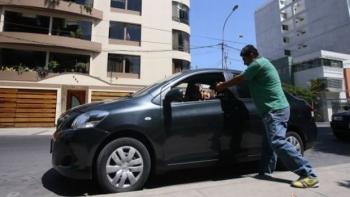 Enjuician a dos hombres por robo a conductor