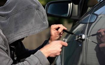 Vinculan a proceso a tres hombres acusados de robo de autopartes