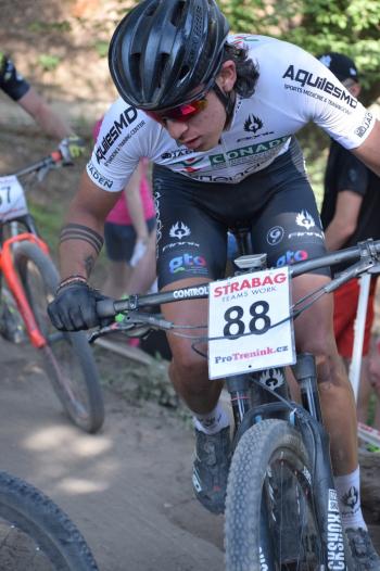 Gerardo Ulloa triunfa en la Copa Checa de MTB