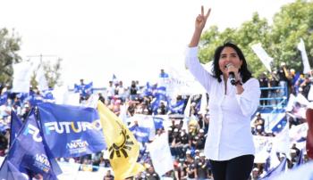 Entregará Barrales tarjetas a las Jefas y a estudiantes