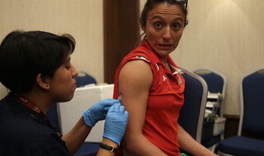 Vacunan a deportistas contra la fiebre amarilla