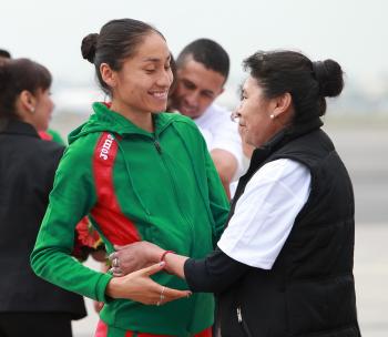 Lupita González tiene dos motores en su vida: sus mamás