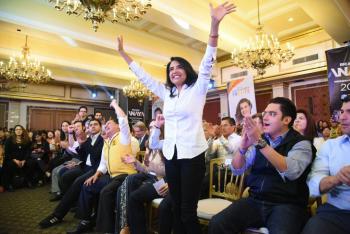 CELEBRA BARRALES DÍA DE LAS MADRES CON FIRMA DE COMPROMISOS PARA LAS JEFAS DE FAMILIA