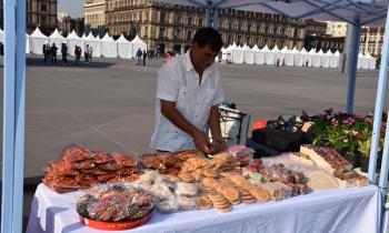 Gran variedad de productos en la 2 edición del Mercado de Productores en el Zócalo