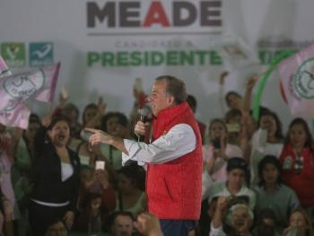 Felicita Meade a los maestros en su día