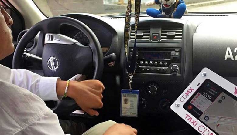 Continuarán instalación de tabletas en taxis