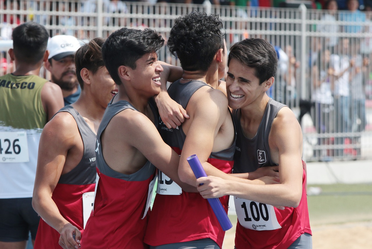 Caen récords de atletismo en Querétaro
