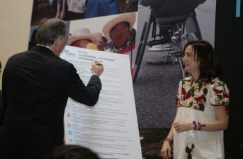 Firma Meade el Decálogo de Todos por los Derechos para Todas las Personas con Discapacidad