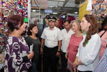 PROMETE MARIANA BOY ACABAR CON EL CLIENTELISMO EN EL MERCADO DE COYOACAN