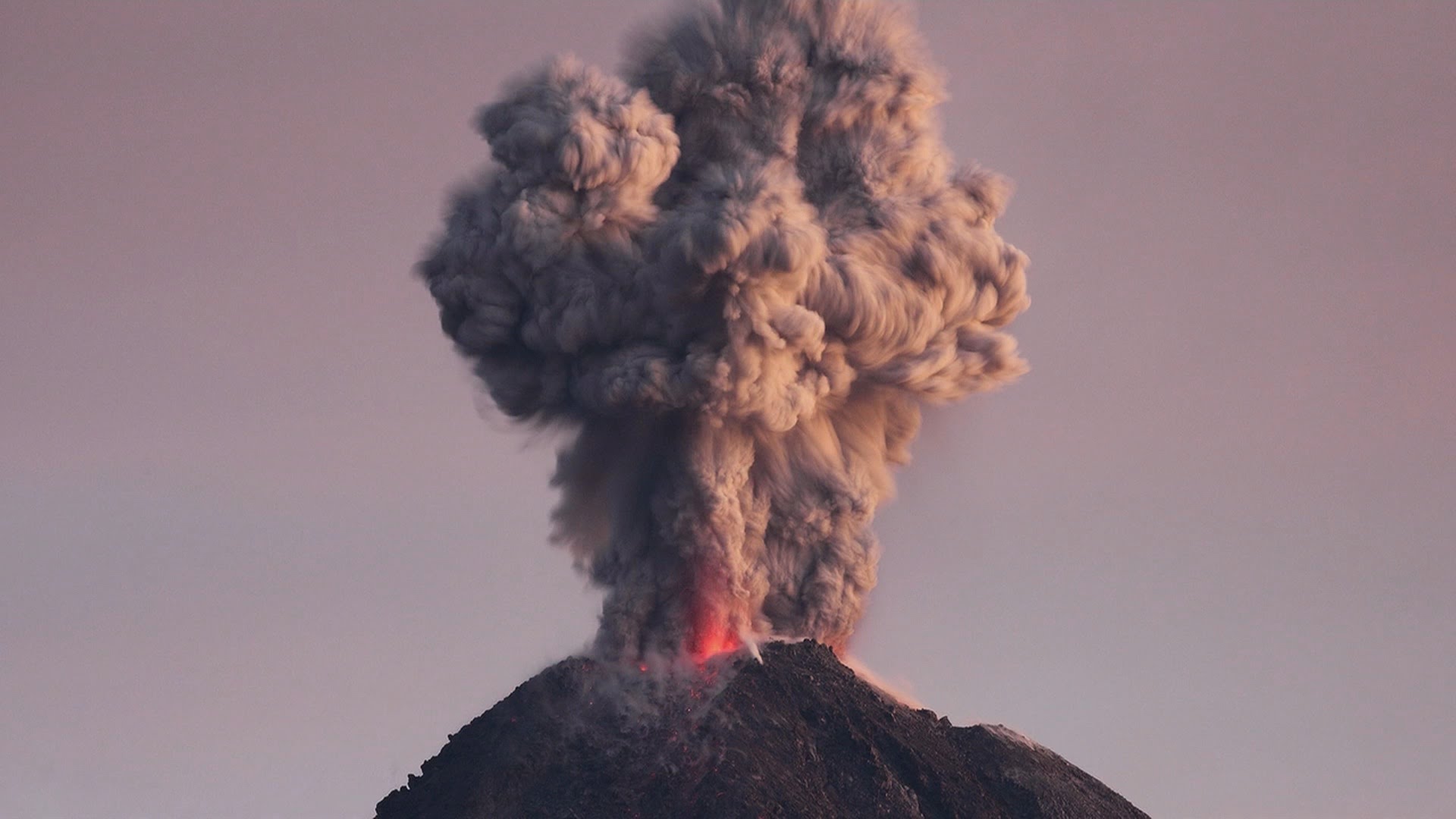 Despierta el Volcán de Fuego en Guatemala