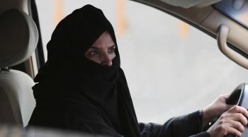 Mujeres podrán conducir en Arabia Saudita