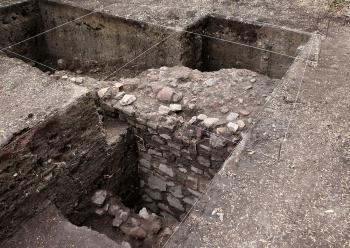 Arqueólogos de INAH localizan vestigios de acueductos coloniales y estanques del siglo XIX en Chapultepec