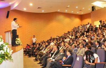 MIKEL OFRECE DESREGULAR Y DIGITALIZAR LOS TRÁMITES BUROCRÁTICOS PARA INCREMENTAR LA PRODUCTIVIDAD EN LAS EMPRESAS