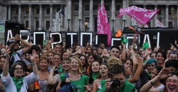 En Argentina, va al Senado proyecto para legalizar el aborto